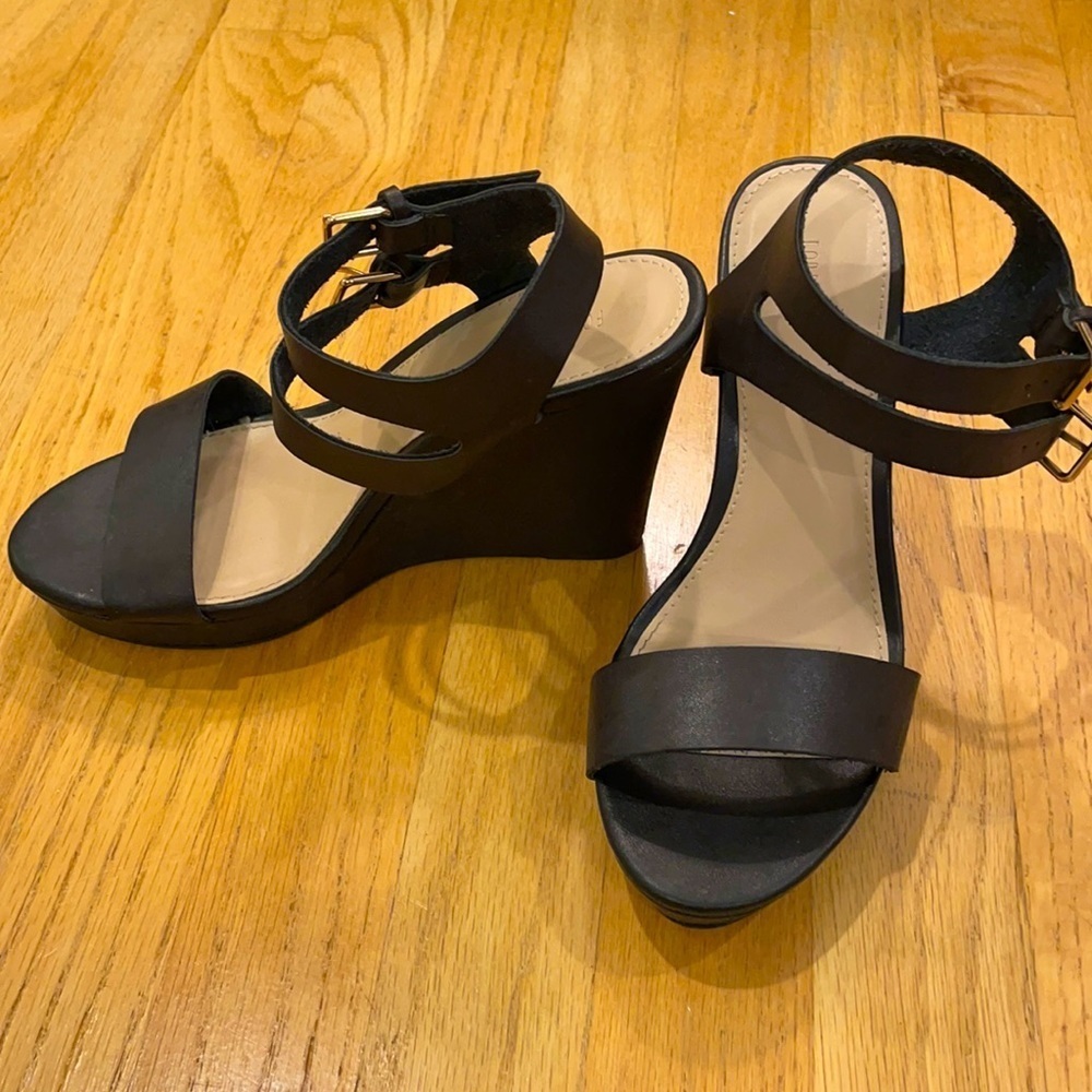 Forever 21 black heeled wedges
